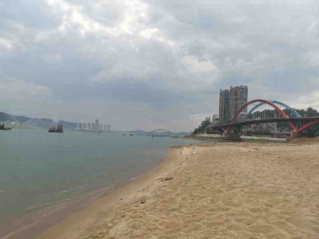 被梧州的“网红沙滩”惊艳到了!你知道在哪里吗?休闲区蓝鸢梦想 - Www.slyday.coM 被梧州的“网红沙滩”惊艳到了!你知道在哪里吗?休闲区蓝鸢梦想 - Www.slyday.coM