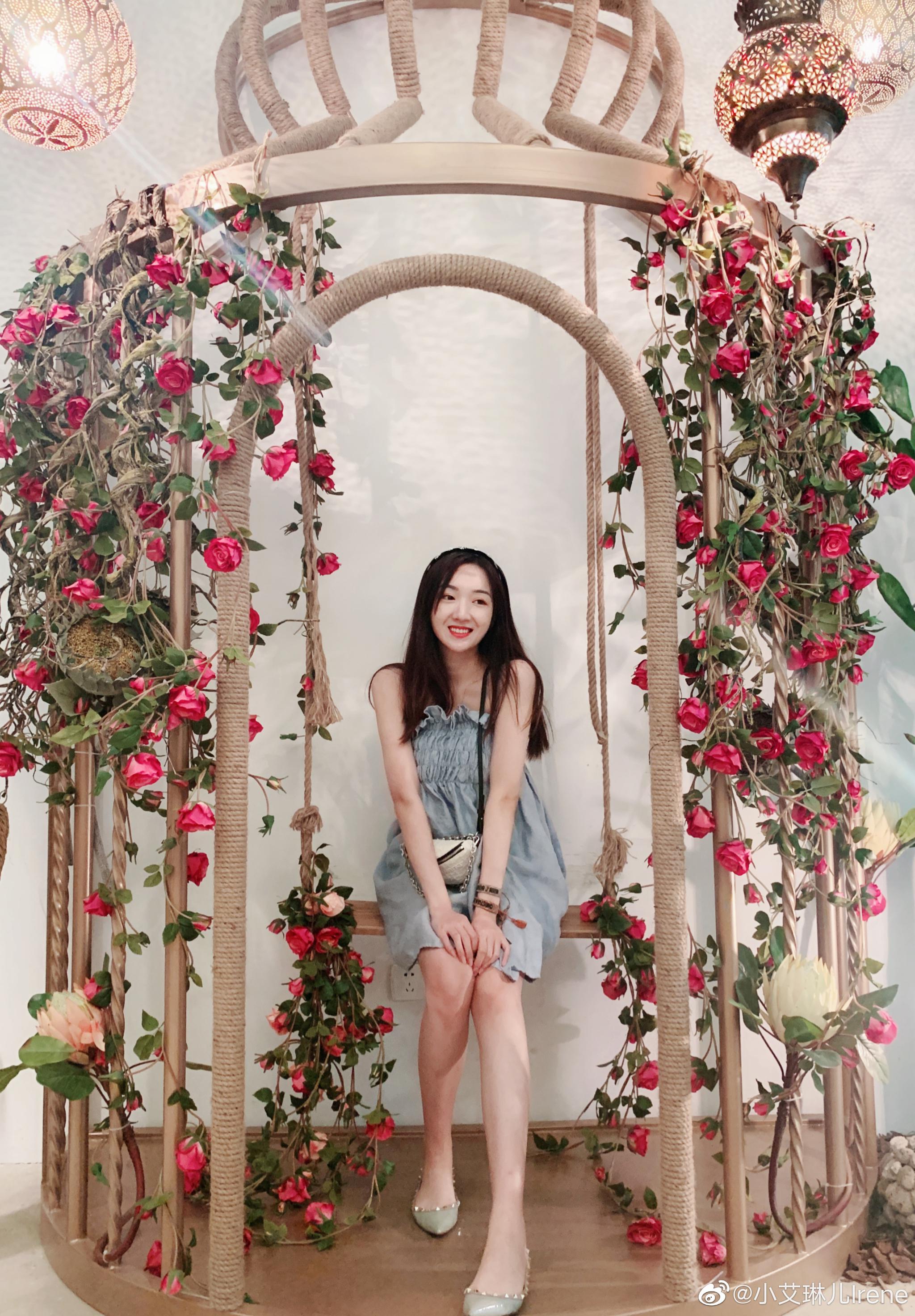 长得不行p图凑技术不行背景凑今儿是不带孩子出来玩耍日