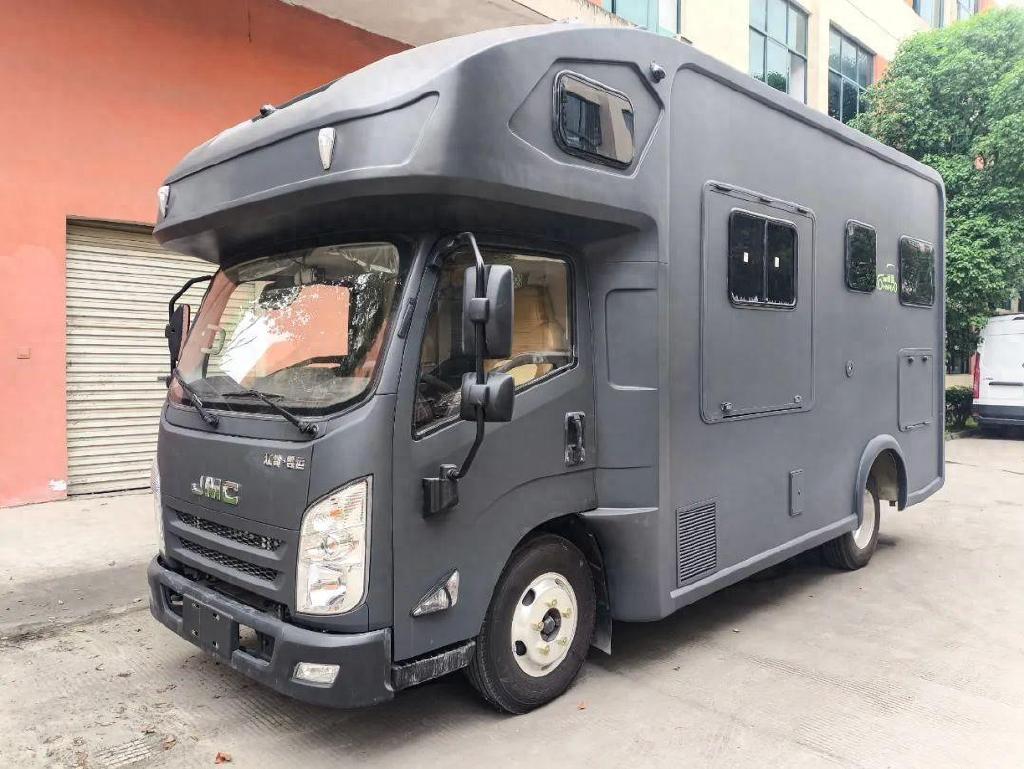 随风jmc江铃c型自动旅居车 侧开舱设计 雅致温馨旅居空间