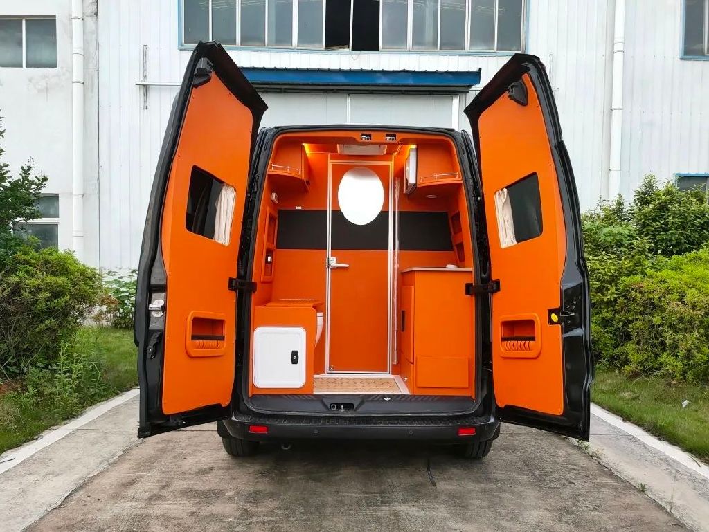 后置厨卫 电动吊床 趣蜂b680plus房车 双重舒适享受