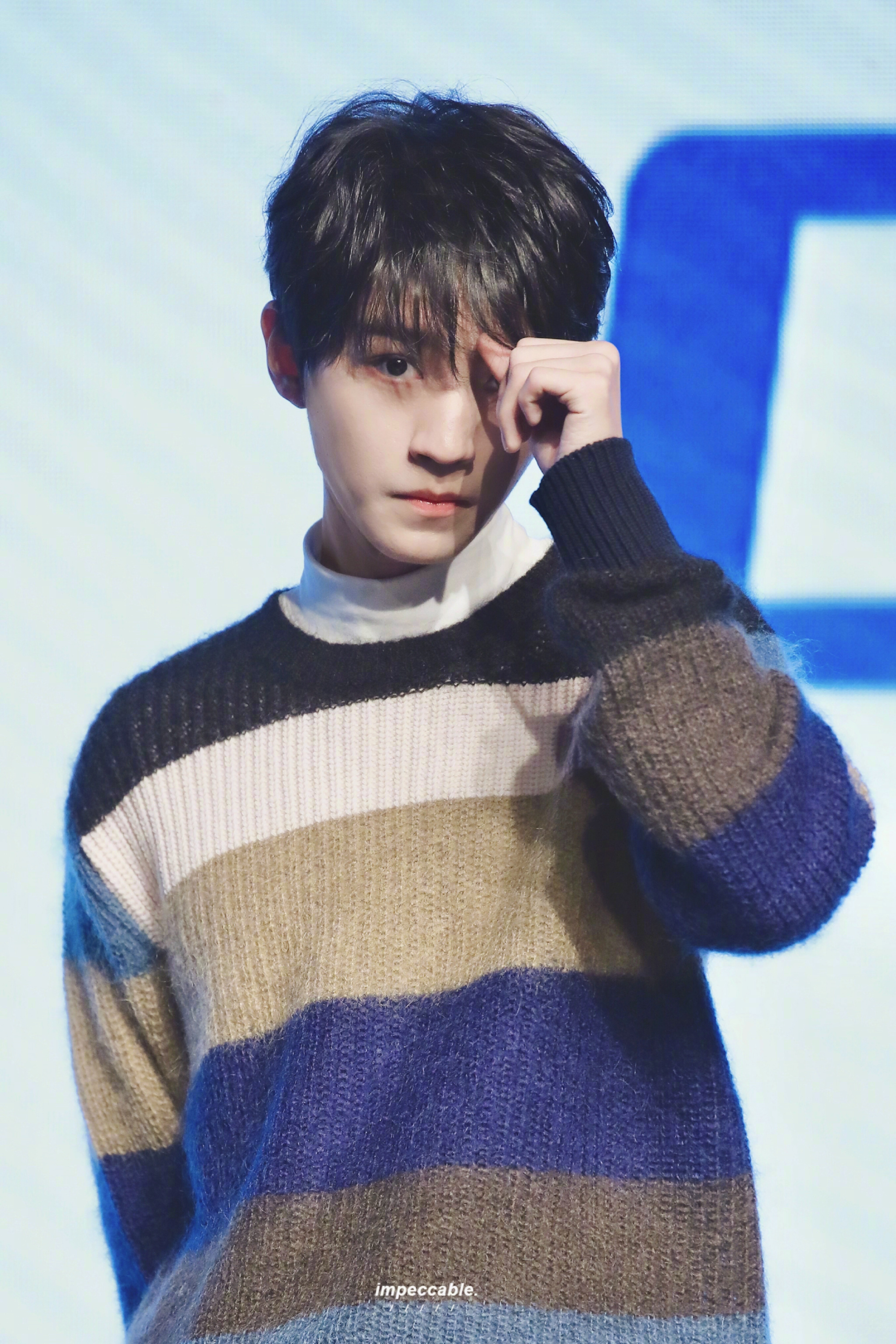 王俊凯的下颌线真的好优越啊!这个男的好绝