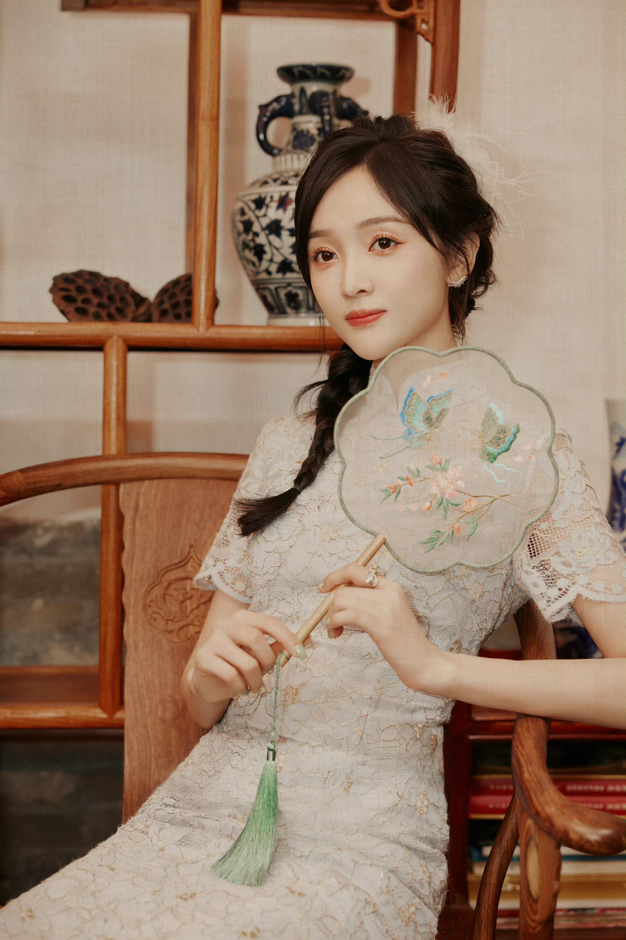 吴宣仪最美中国戏旗袍秋日写真温婉古典美的小选美人