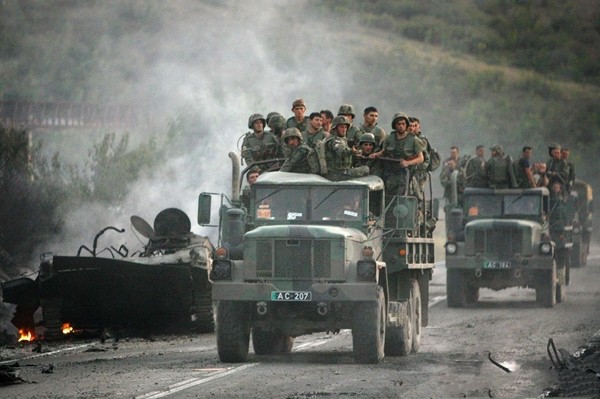 美媒:开战后俄军坦克会第一时间进入乌克兰,不到一天就占领基辅休闲区蓝鸢梦想 - Www.slyday.coM 美媒:开战后俄军坦克会第一时间进入乌克兰,不到一天就占领基辅休闲区蓝鸢梦想 - Www.slyday.coM