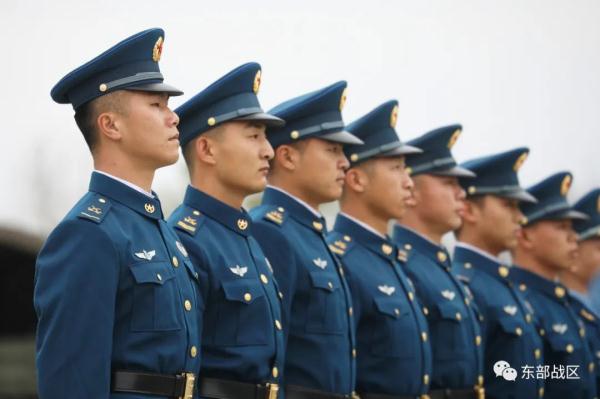 这就是排面空军兵哥的队列会操来啦