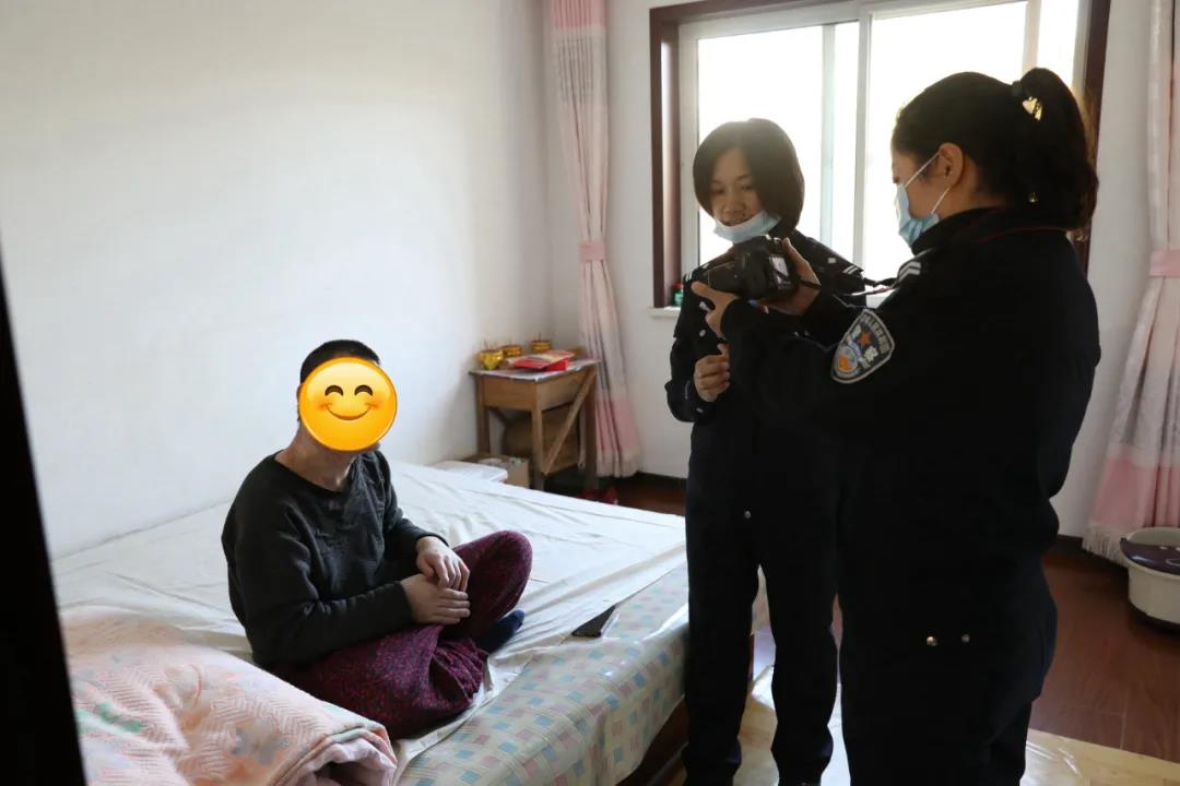 民警给35岁的“孩子”上完户口，60多岁的老大姐为何泣不成声？休闲区蓝鸢梦想 - Www.slyday.coM