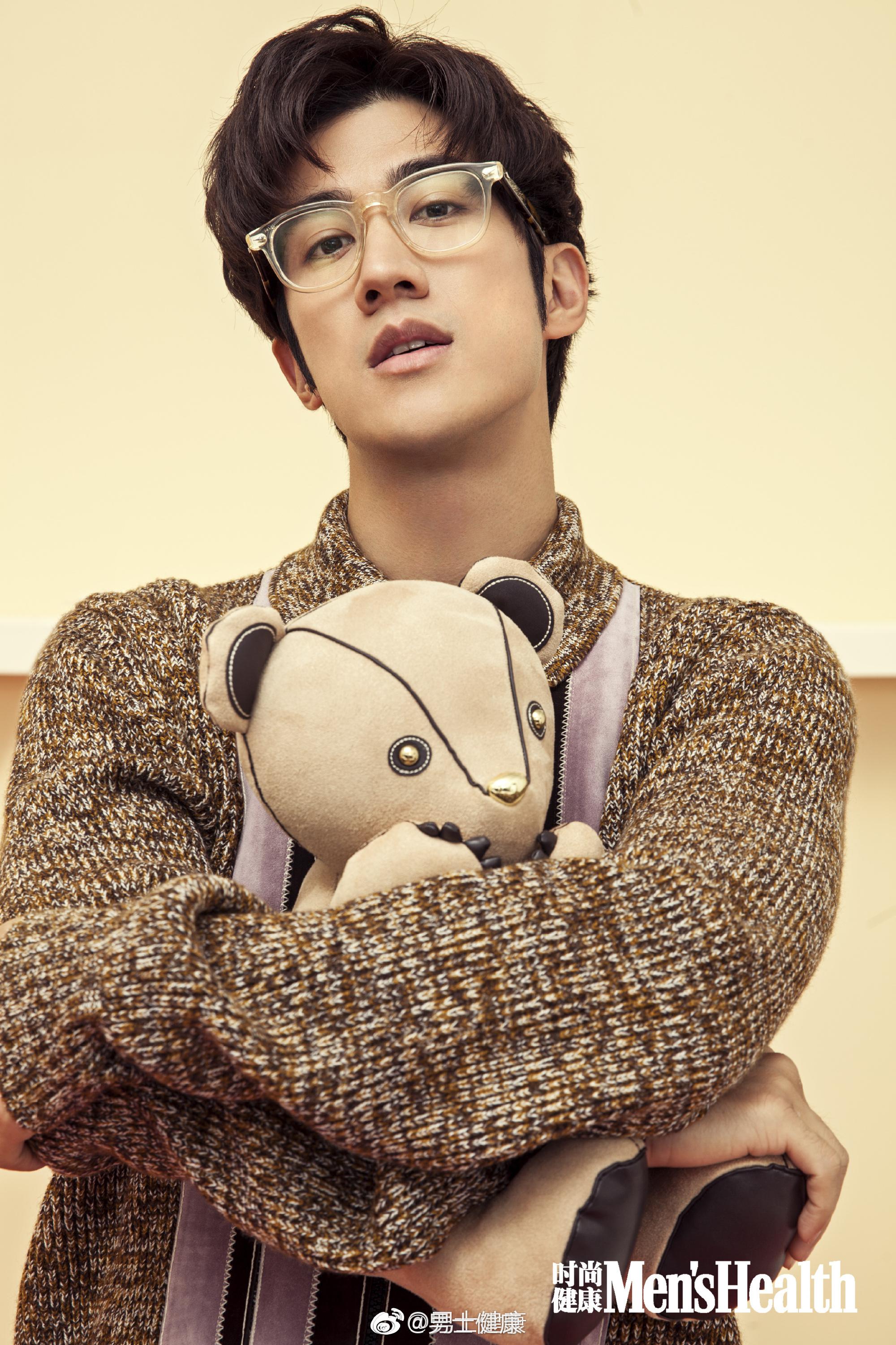 来看男明星 谁的目光看进了你心里