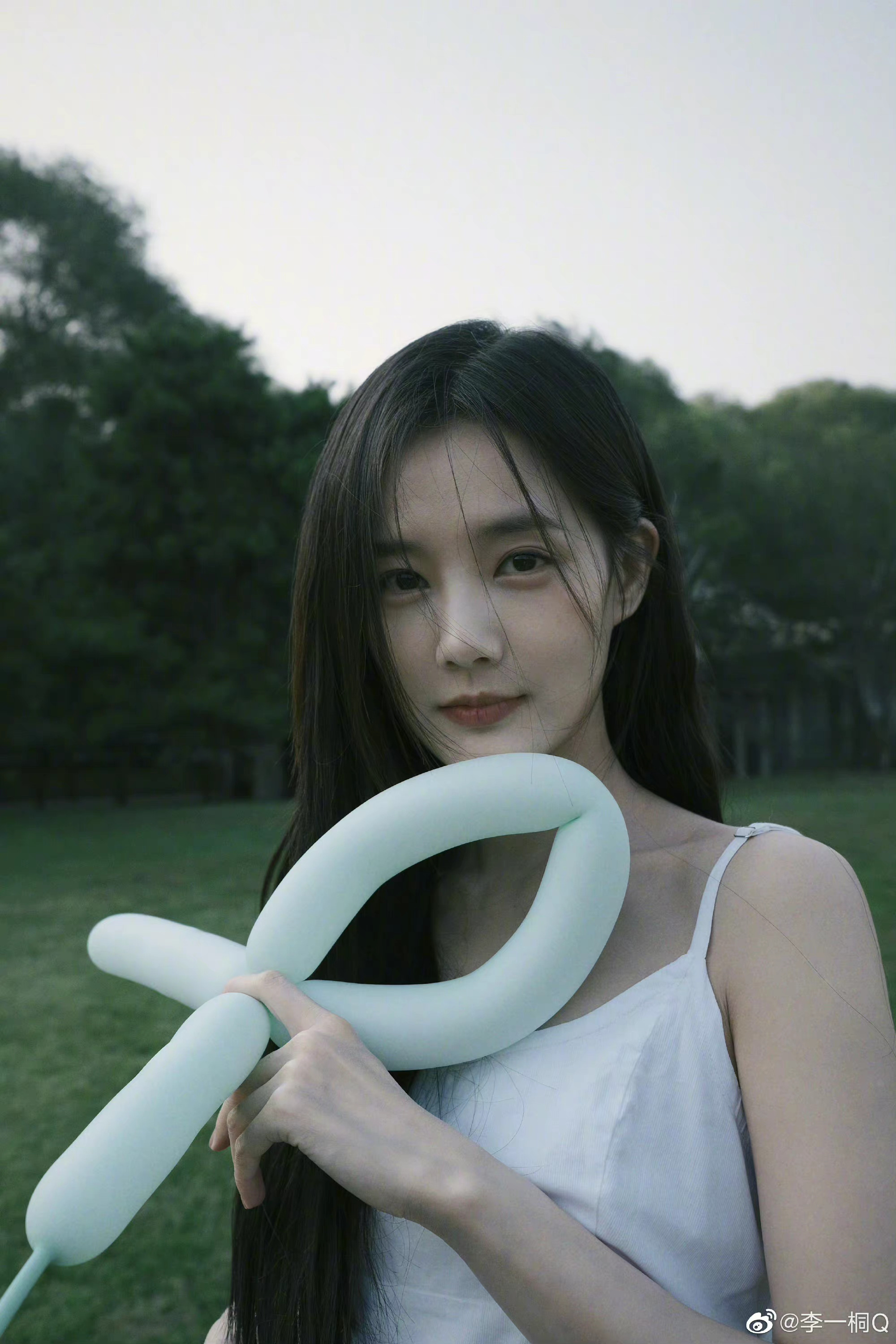 期待李一桐在节目里的精彩表现.