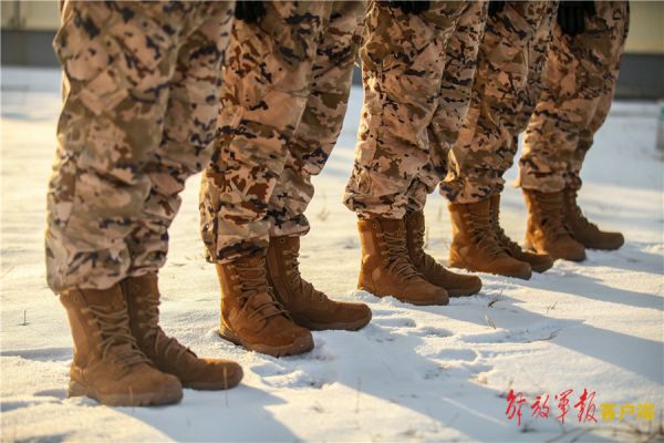 一机动总队某支队官兵统一换发"21式冬季作训服",官兵们穿戴新式军服
