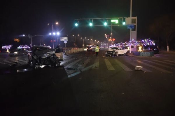 安全带=生命带!看完这些真实案例,你知道安全带的重要性了吗?休闲区蓝鸢梦想 - Www.slyday.coM 安全带=生命带!看完这些真实案例,你知道安全带的重要性了吗?休闲区蓝鸢梦想 - Www.slyday.coM