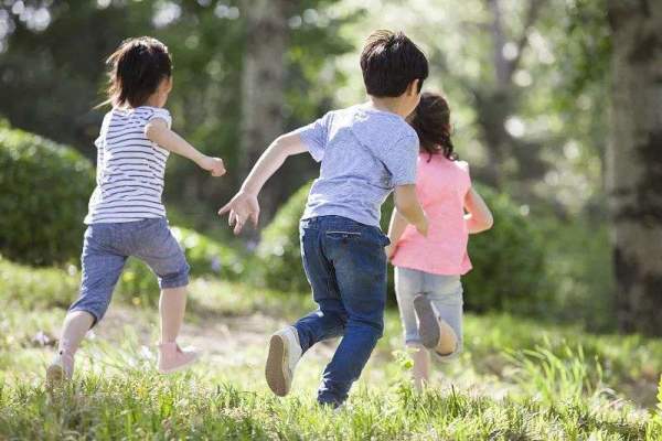 梁建章建议法定结婚年龄统一到18岁，三孩房价五折休闲区蓝鸢梦想 - Www.slyday.coM