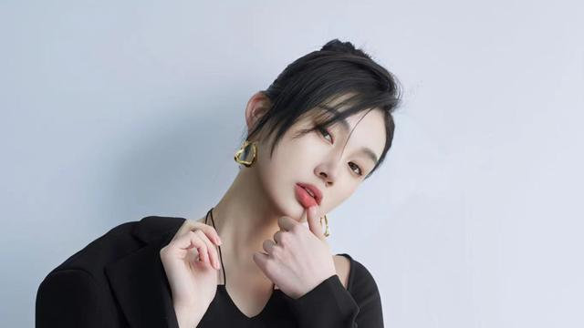 “95后”李隽子:用短视频创业表达民族之美|有一种幸福是陪妈妈吃饭|杨子|华裔|小姐|环球_新浪新闻