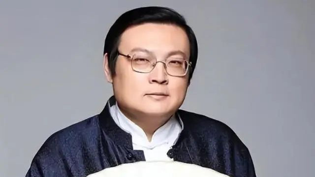 销声匿迹7年的“一代铁嘴”梁宏达,已彻底走上了“不归路”|老梁故事汇|模仿|现场|老梁|节目_新浪新闻