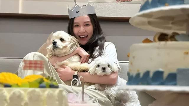 陈思诚小女友阮巨发文庆祝生日,脸部圆润,比同年龄人要成熟|陈乔恩|明星路透|另一半|感情|误杀_新浪新闻