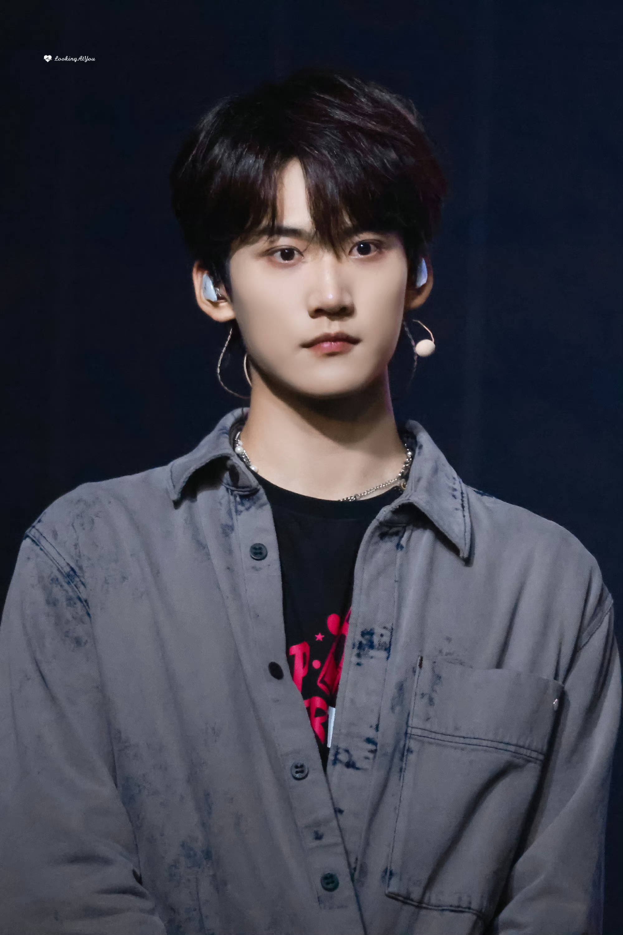 刘宇 周柯宇日本见面会饭拍图～ 金发粉色西装,黑发灰色衬衫好帅