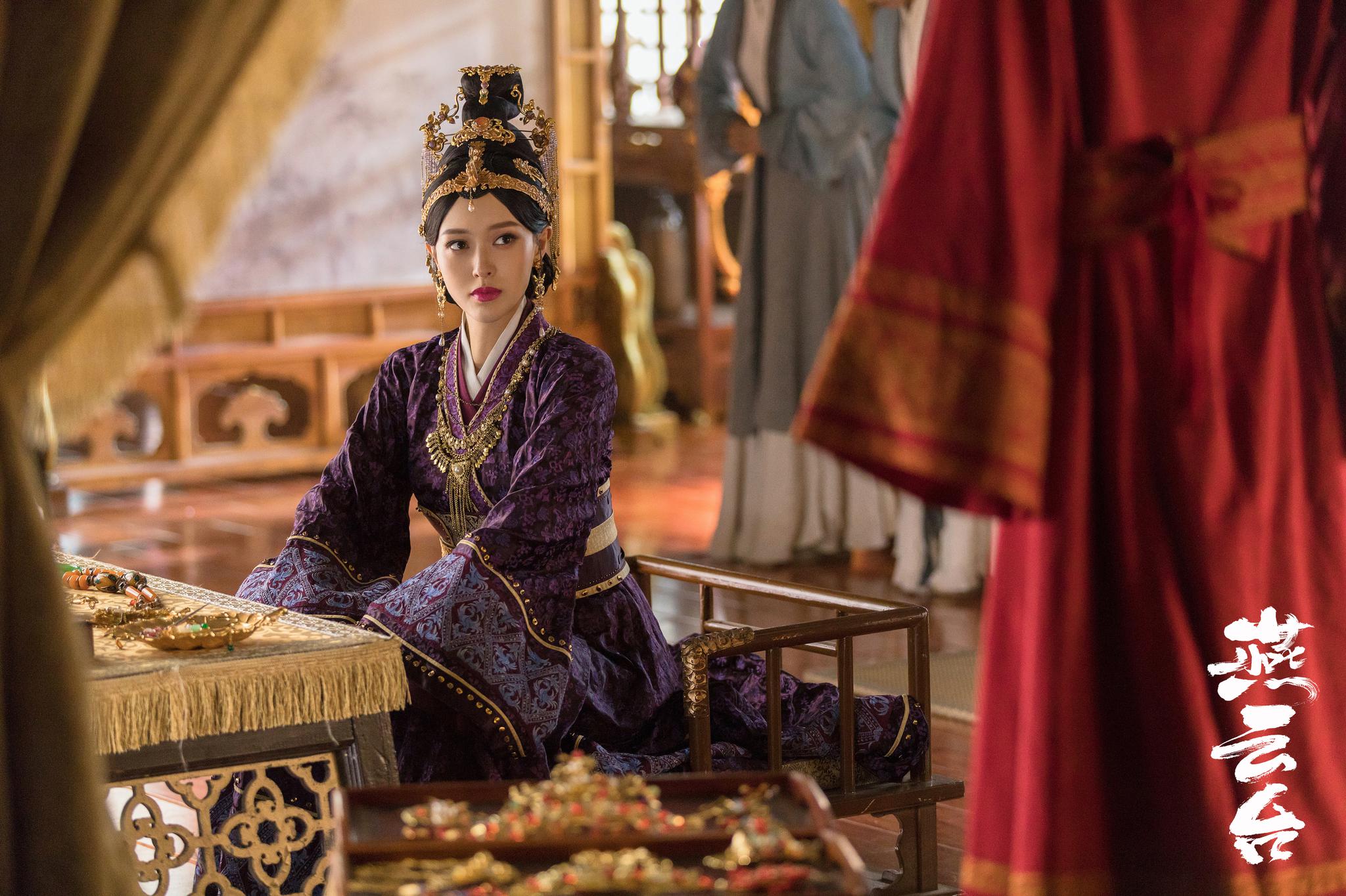 燕燕唐嫣解锁新身份自带超强气场的威仪萧太后今晚上线