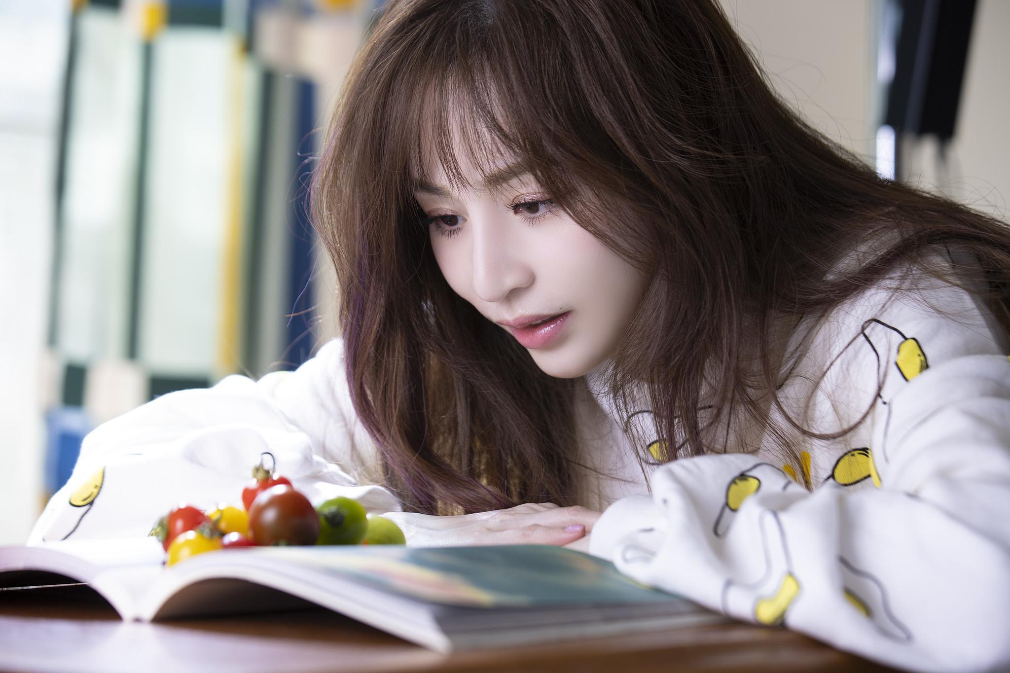 王心凌心灵的冒险mv首播跑步机变输送带一秒出境神游世界