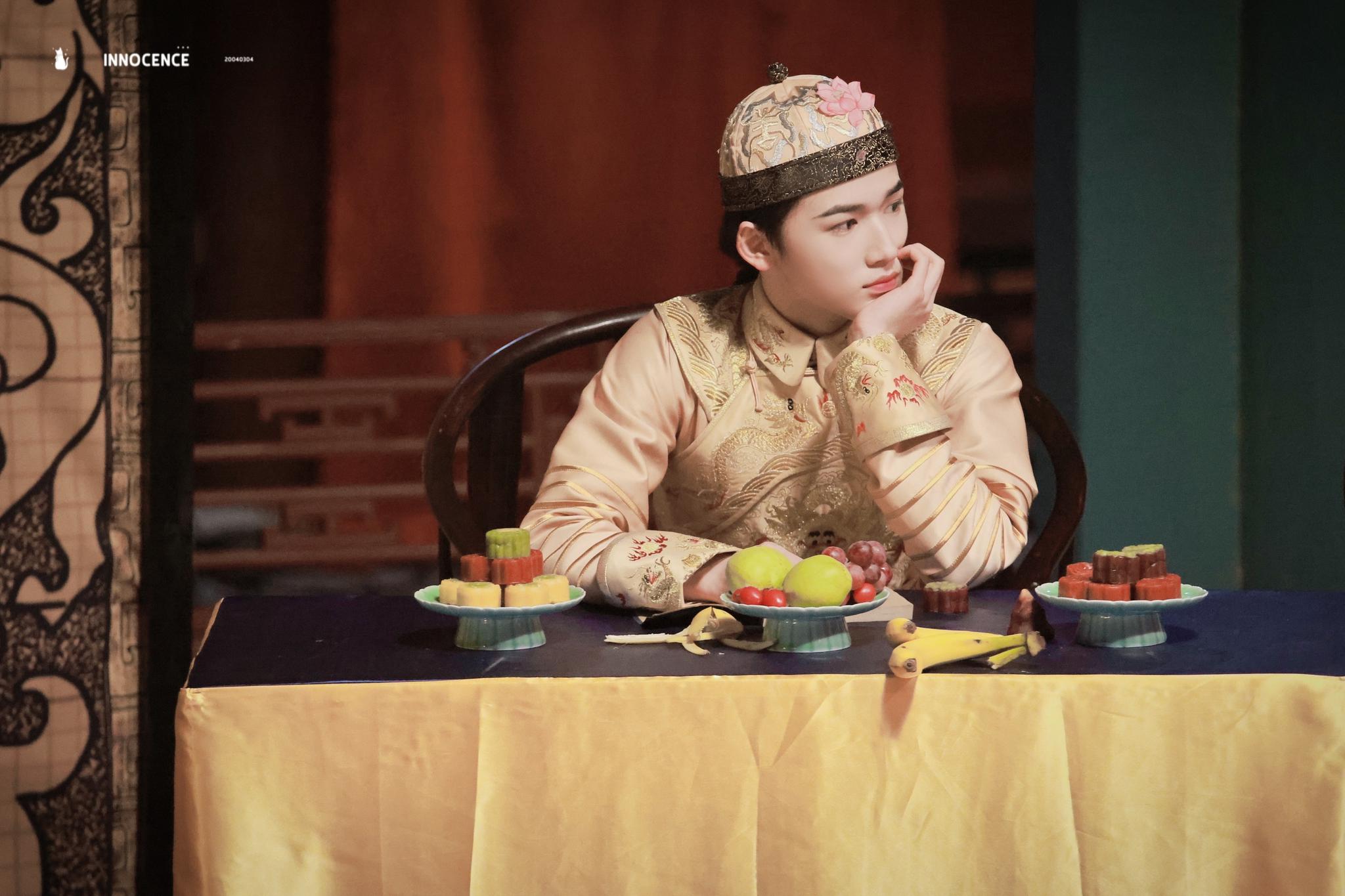 宋亚轩萌探探探案这组绝了._高清图集_新浪网