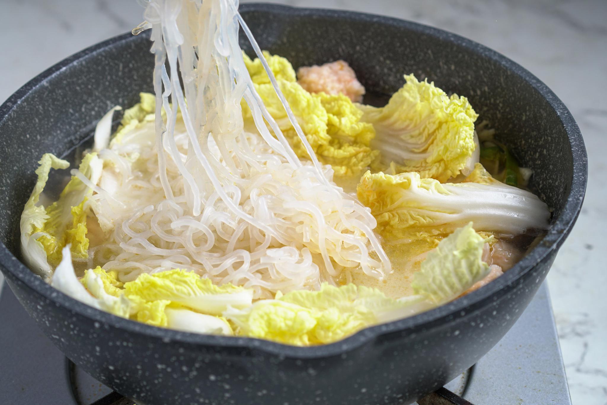 这汤清甜鲜美,有荤有素,低卡低脂,减肥瘦身吃正好|魔芋丝|虾丸|虾头