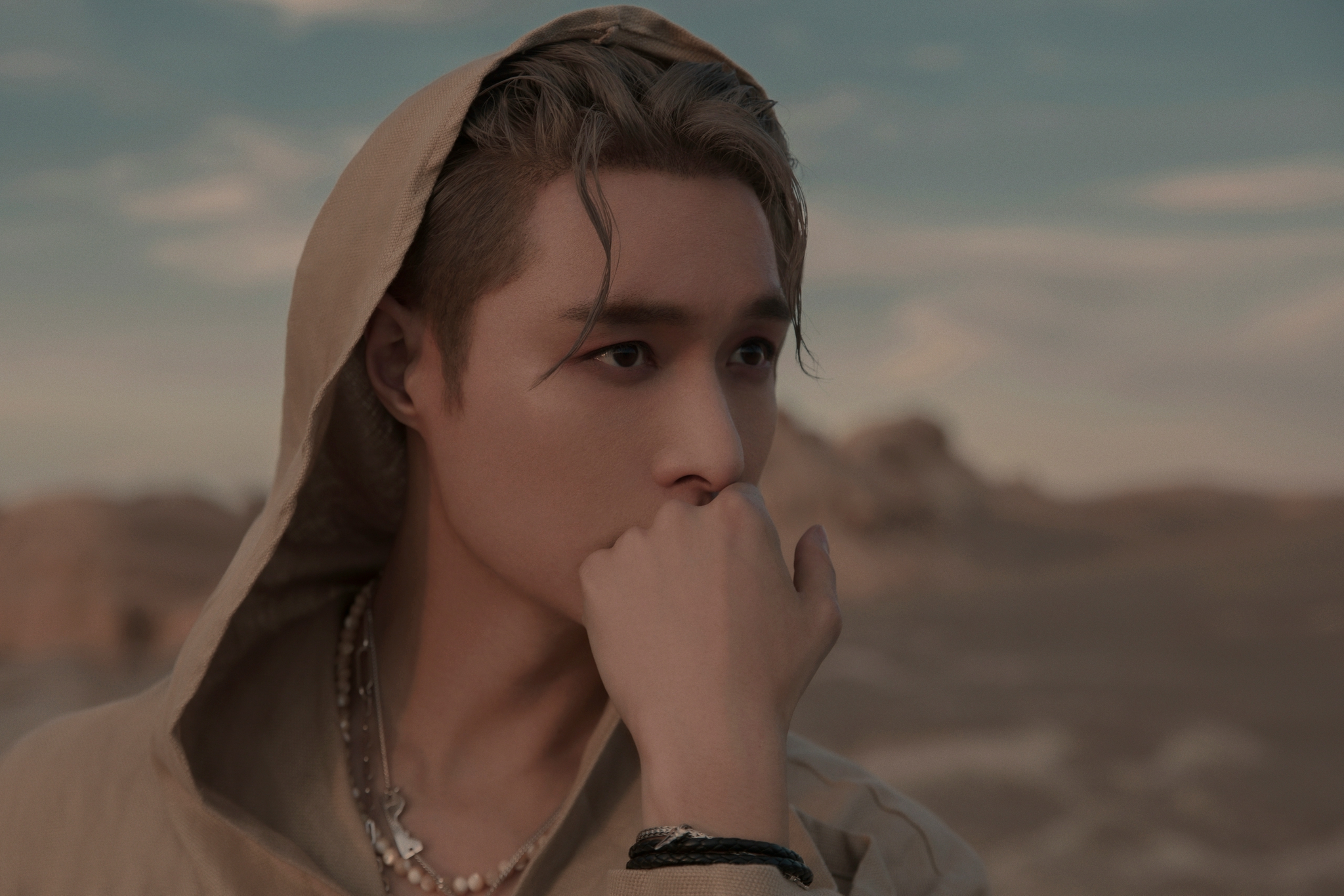 张艺兴飞天mv花絮大片 这是我不付费就能看的吗 !