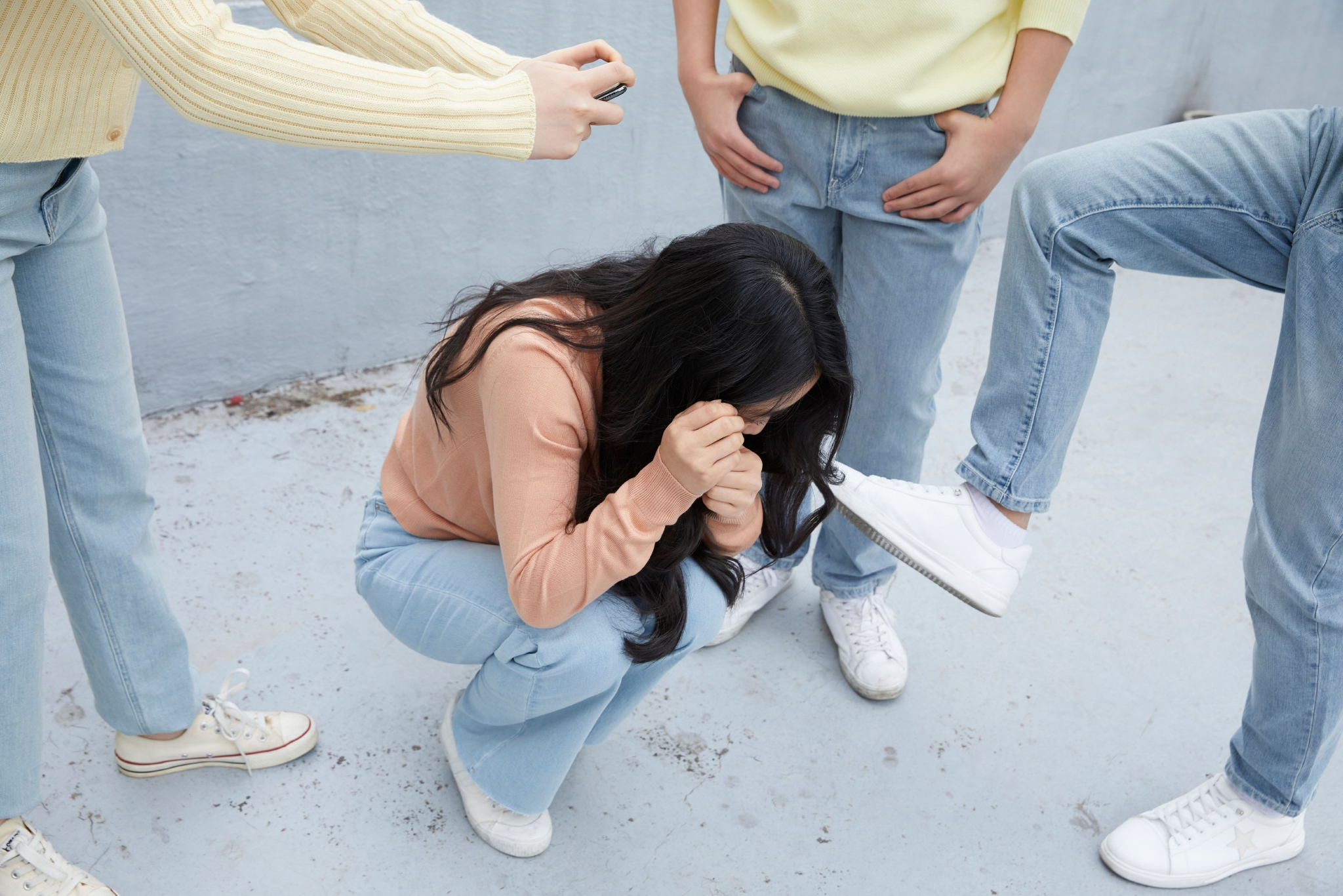 网络暴力的危害与言论自由的边界 网络暴力事件的典型案例分析