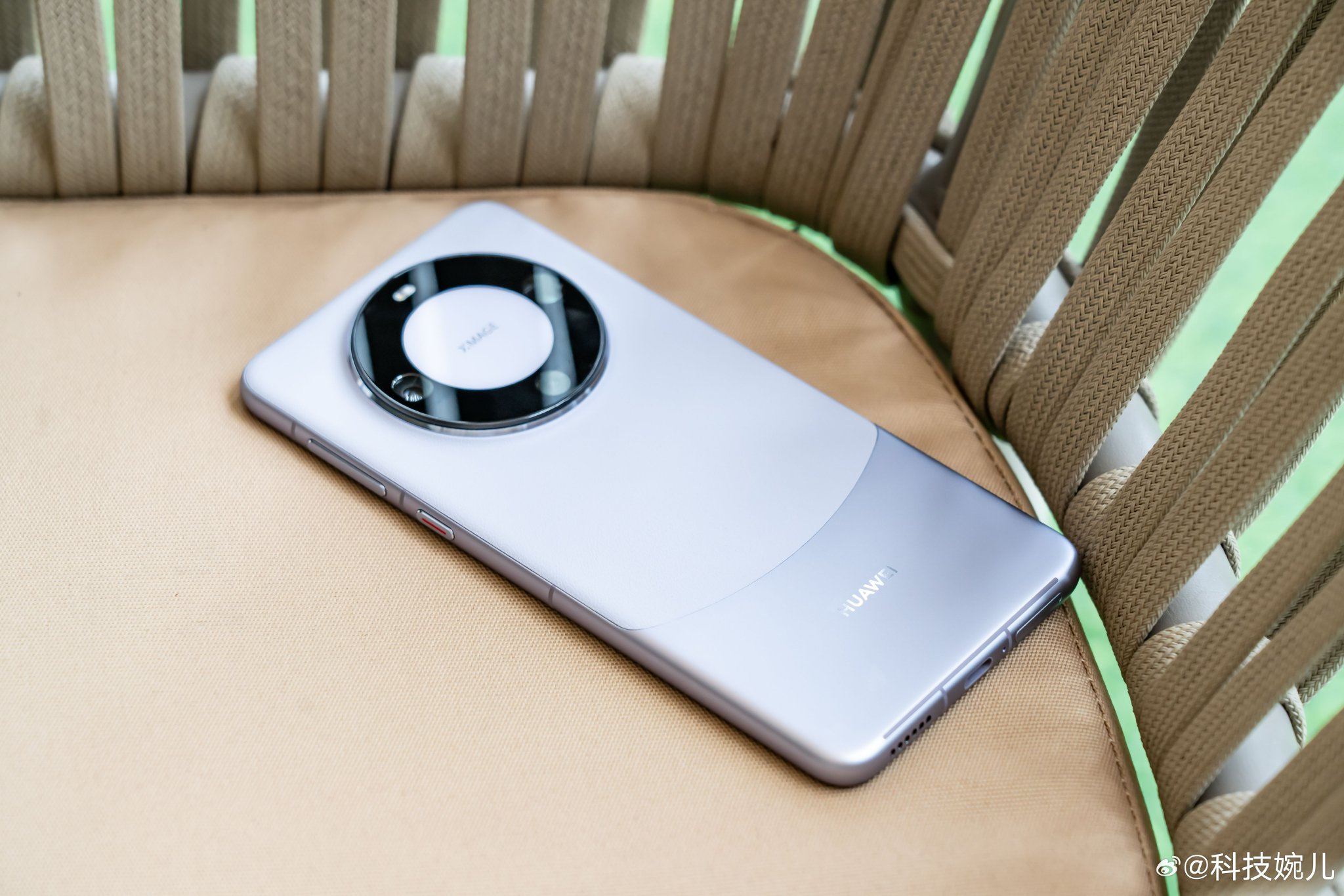 华为 mate60 pro南糯紫配色图赏