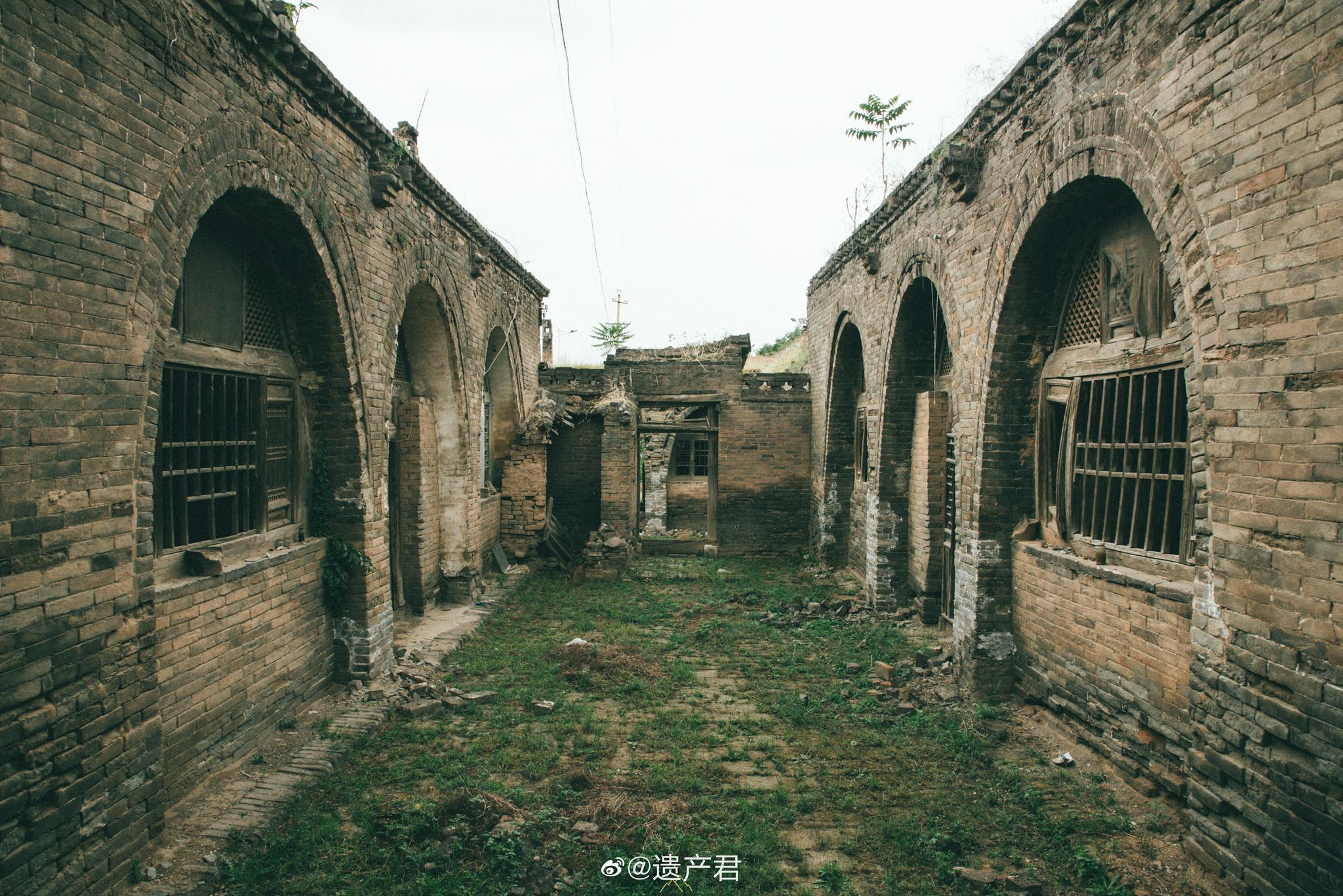 山西平遥横坡村,黄土高原上的清代窑洞式民居古村落