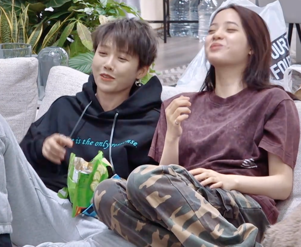 欧阳娜娜要森系婚礼25岁结婚,范丞丞嫌弃,刘雨昕戳中痛处