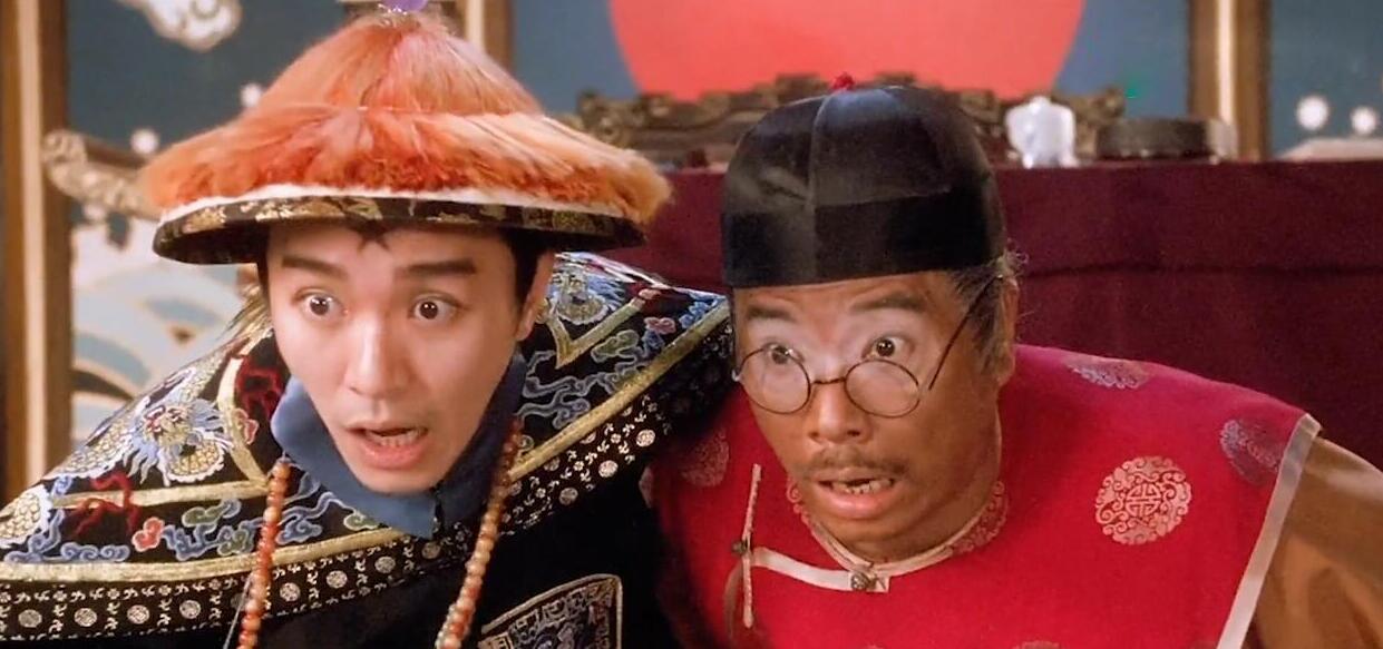 周星驰现身吴孟达葬送别头戴帽子白发露出身形消瘦神情悲戚