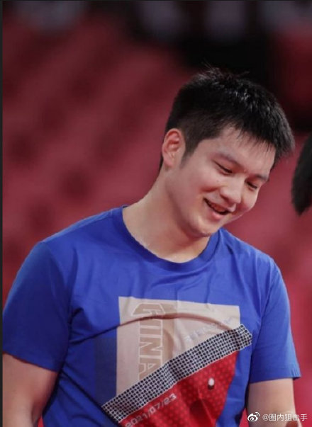 樊振东又名小胖运动员军人中尉一等功世界排名第一