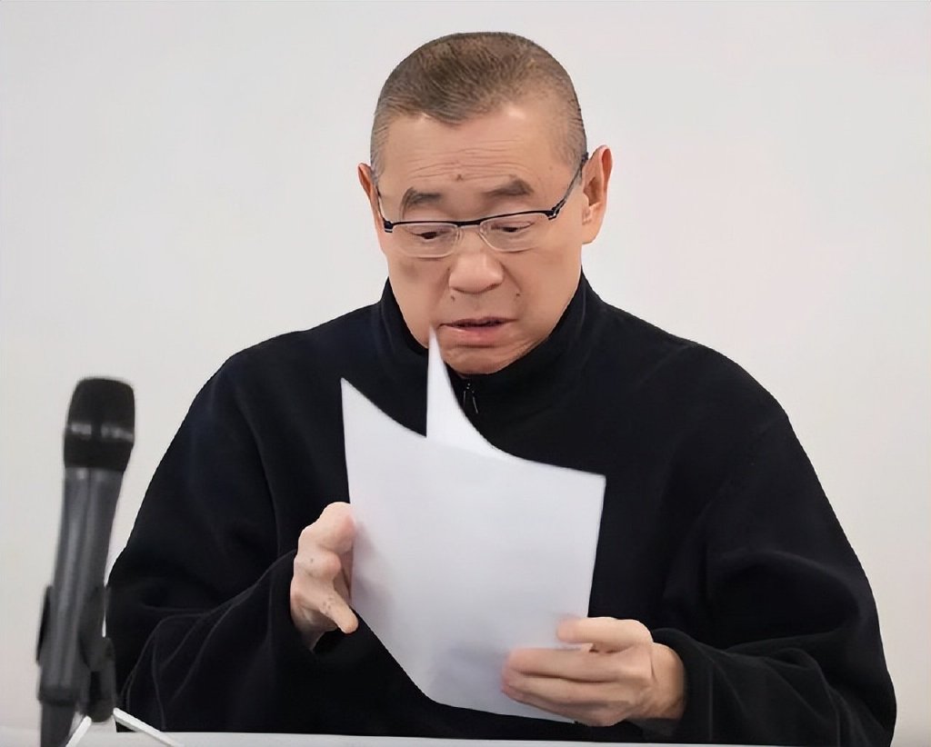 富商刘銮雄新年首出镜,身形消瘦讲话激动,强调身家不全属于甘比|刘銮雄|吕丽君|甘比_新浪新闻
