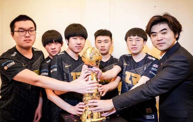 S12各战队积分更新,EDG分数太低,进入世界赛仅剩理论可能休闲区蓝鸢梦想 - Www.slyday.coM S12各战队积分更新,EDG分数太低,进入世界赛仅剩理论可能休闲区蓝鸢梦想 - Www.slyday.coM