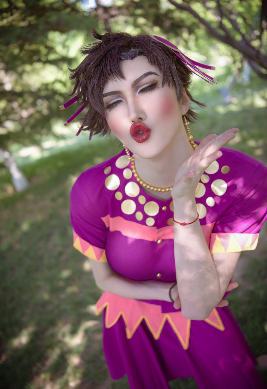 jojo的奇妙冒险cos龙舌兰姑娘乔瑟夫打翻品如的衣柜