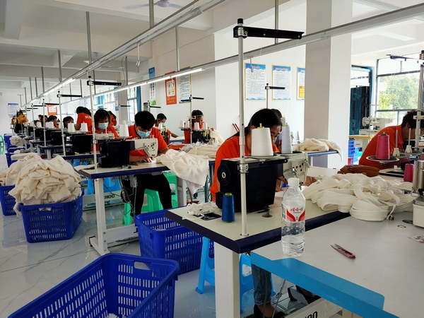 昔日外出打工 今朝回家办厂