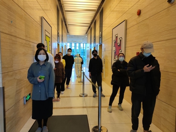 90后上海小伙的抗疫日记：我们都是平凡人，相遇在一个不平凡的时节休闲区蓝鸢梦想 - Www.slyday.coM