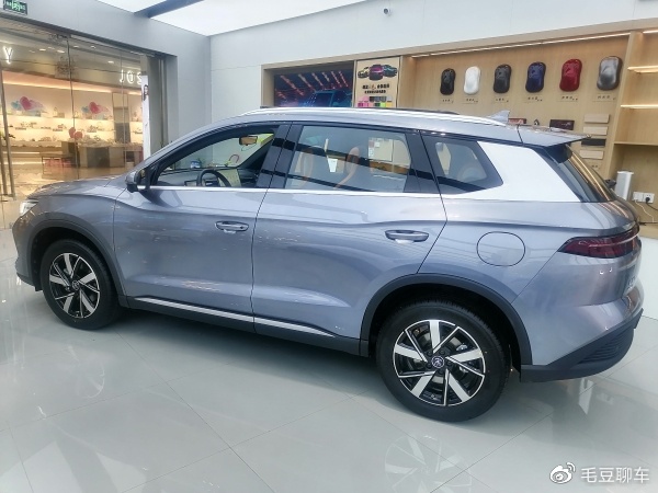 滨州实拍宋pro dm-i冠军版,远山青 净月米配色,动力满足家用-新浪汽车