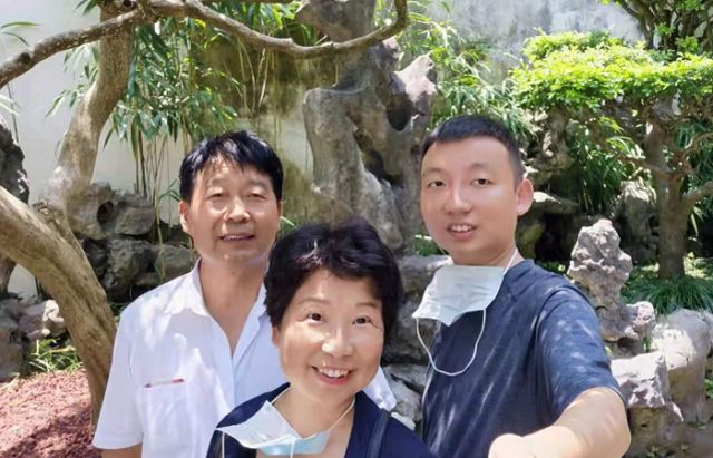 争完房子争抚养权杜新枝将遵从姚策遗愿把孙子当小儿子养大