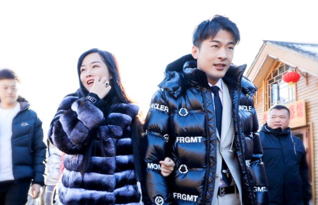 辛巴为了流量也是拼了！在直播间“家暴”老婆！休闲区蓝鸢梦想 - Www.slyday.coM