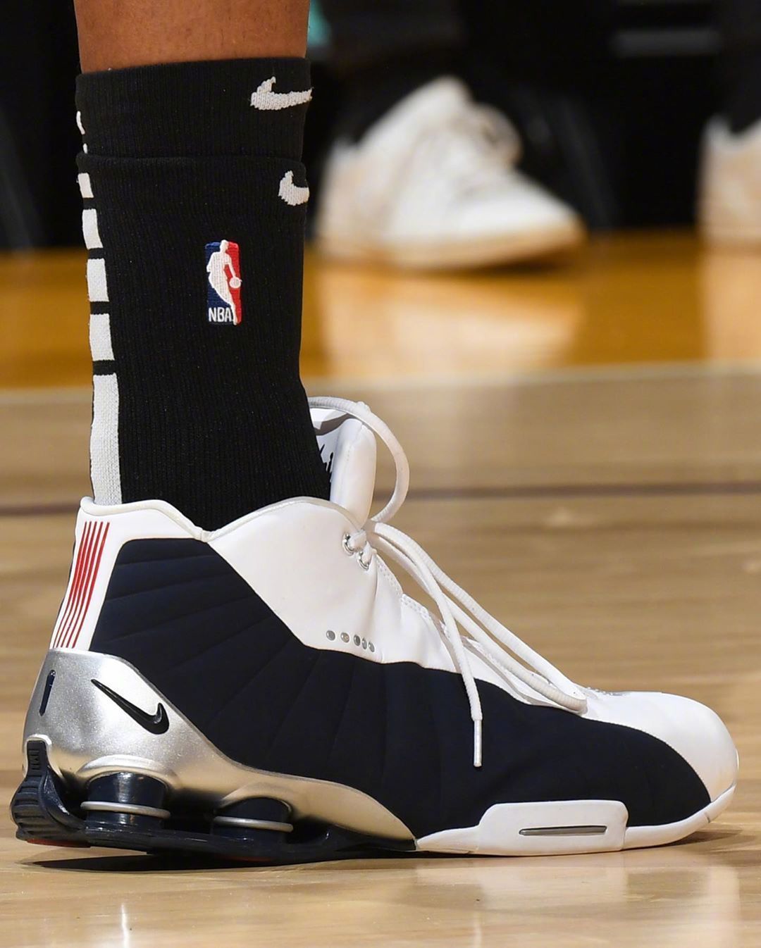 卡特生涯球鞋上脚特写_高清图集_新浪网