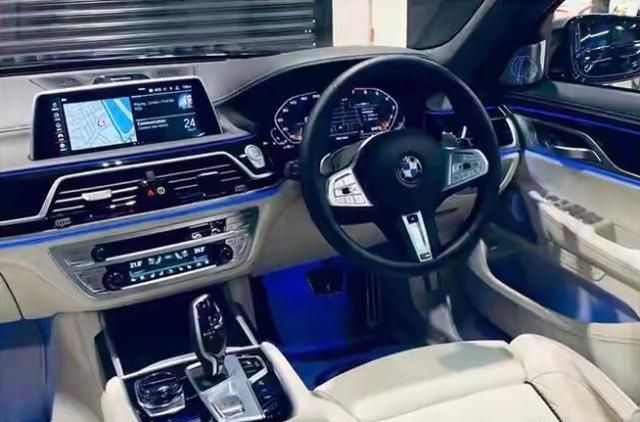 6t v12引擎,宝马豪华轿车来了,网友:颜值胜过奥迪,奔驰!