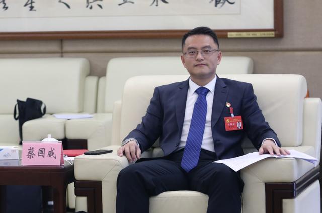 聚焦党代会报告反响市党代表东坑镇党委副书记镇长蔡国威坚定不移推动