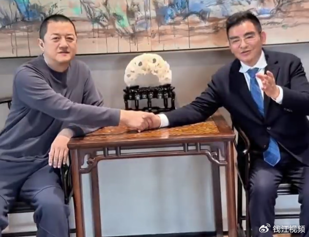 陈光标和李亚鹏完成会谈并握手，送别时称“阳光明媚”|嫣然医院|王菲|公益|嫣然天使基金|演唱会_新浪娱乐_新浪新闻