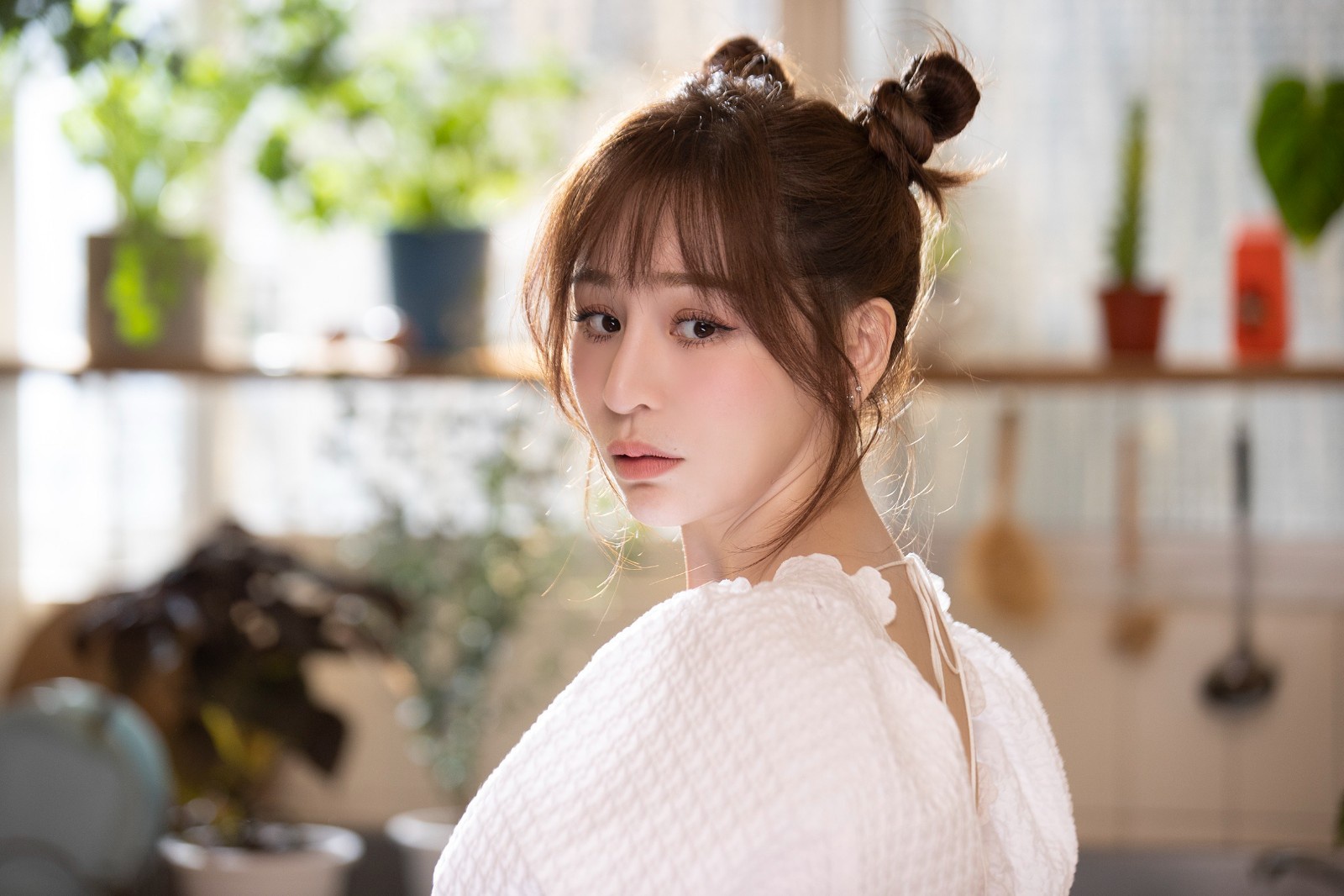 王心凌心灵的冒险mv首播跑步机变输送带一秒出境神游世界