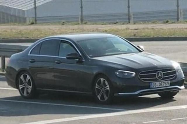 奔驰新款E级实拍谍照 整体设计偏向年轻化