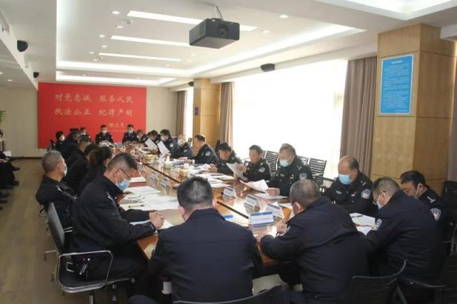 【走上新的赶考路——深入贯彻落实全会精神】航空港公安分局传达学习贯彻十九届六中全会精神休闲区蓝鸢梦想 - Www.slyday.coM