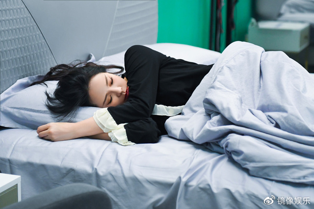 首档明星劝睡综艺11点睡吧上线明星达人早睡挑战呼吁大家好好睡