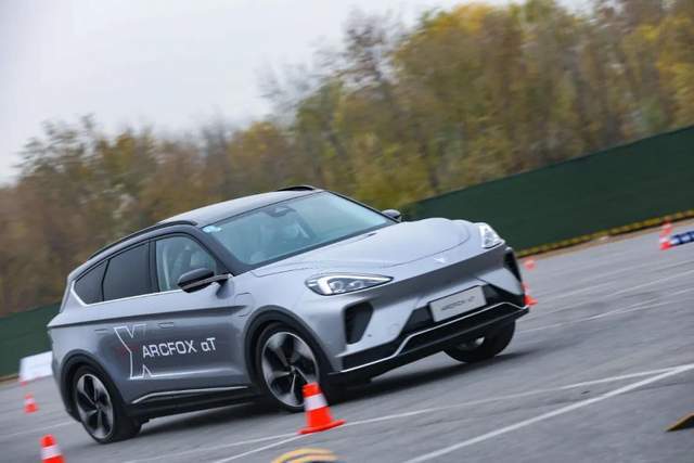 32万这台arcfox极狐到你吗