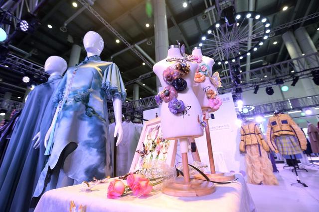 中国(大连)国际服装纺织品博览会作为国家级专业展会,自1988年创办