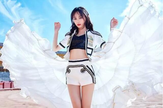 黄婷婷痛失好局与丝芭传媒解约失败还要继续履行完合同