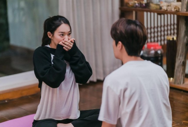 跟着申敏儿新剧学穿搭吧！独属于大女人的可爱，实在是太戳人心了休闲区蓝鸢梦想 - Www.slyday.coM