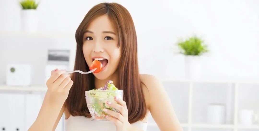 千万别小瞧「咀嚼」这个小动作,因为它真的可以为我们创造出更多的